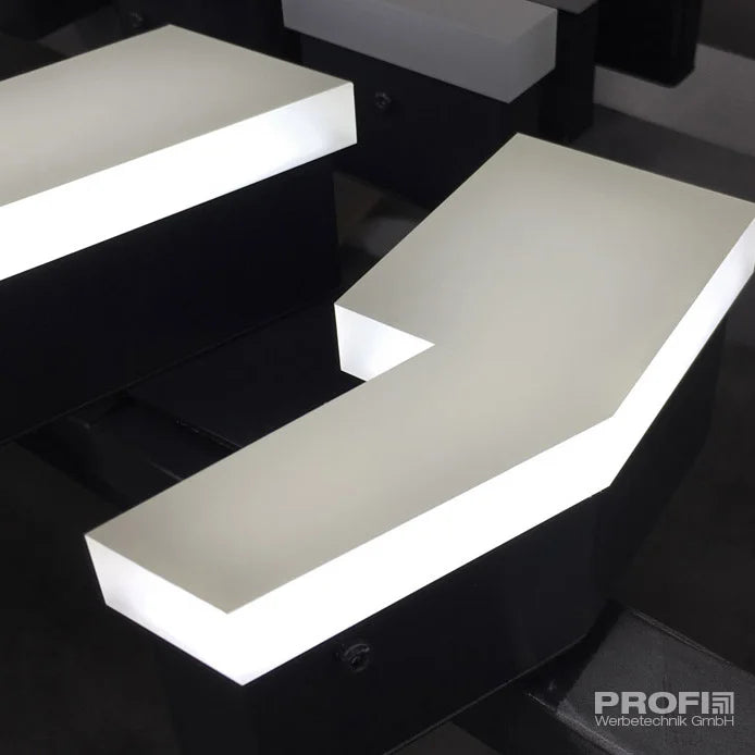 LED-Leuchtbuchstaben Seitenleuchter  schwarz lackiert und LED's mit hoher Leuchtkraft LED-Leuchtbuchstaben Seitenleuchter  schwarz lackiert und LED's mit hoher Leuchtkraft