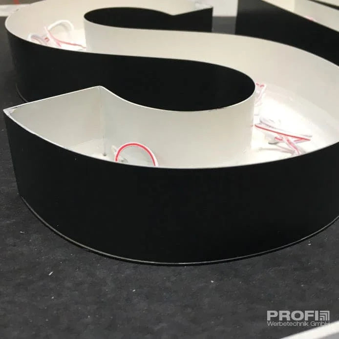 LED-Leuchtbuchstaben schwarz lackiert, LED's mit hoher Leuchtkraft LED-Leuchtbuchstaben schwarz lackiert, LED's mit hoher Leuchtkraft